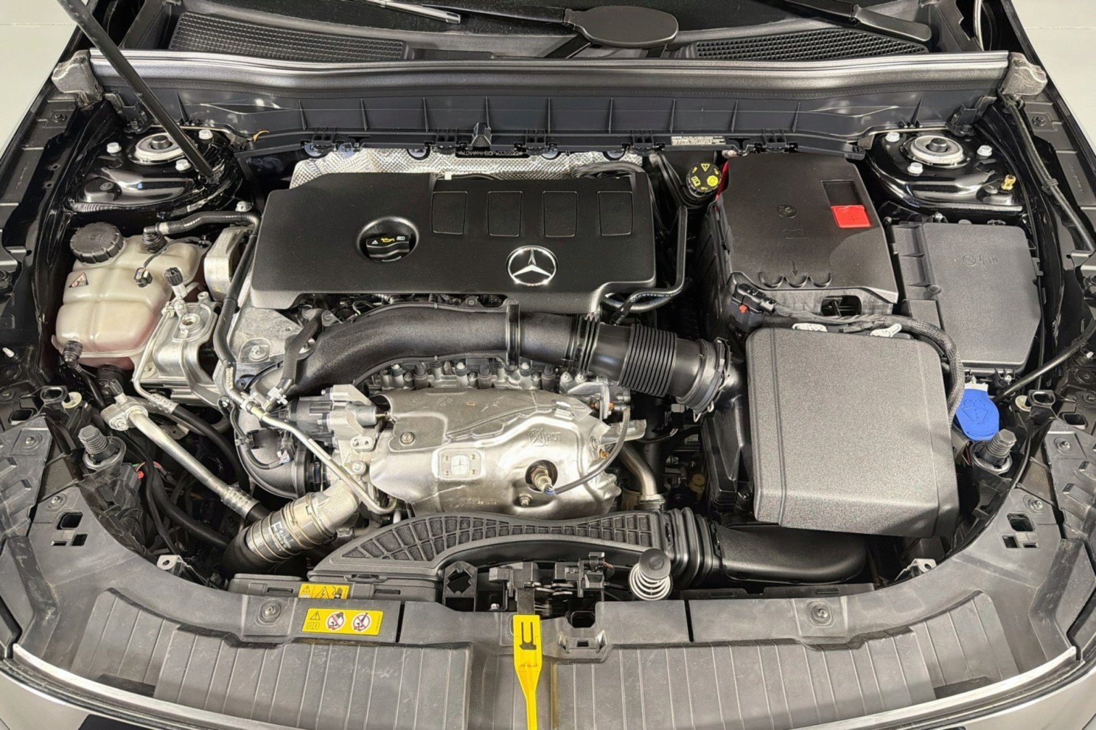 Used 2023 Mercedes-Benz GLB 250 4MATIC image 11