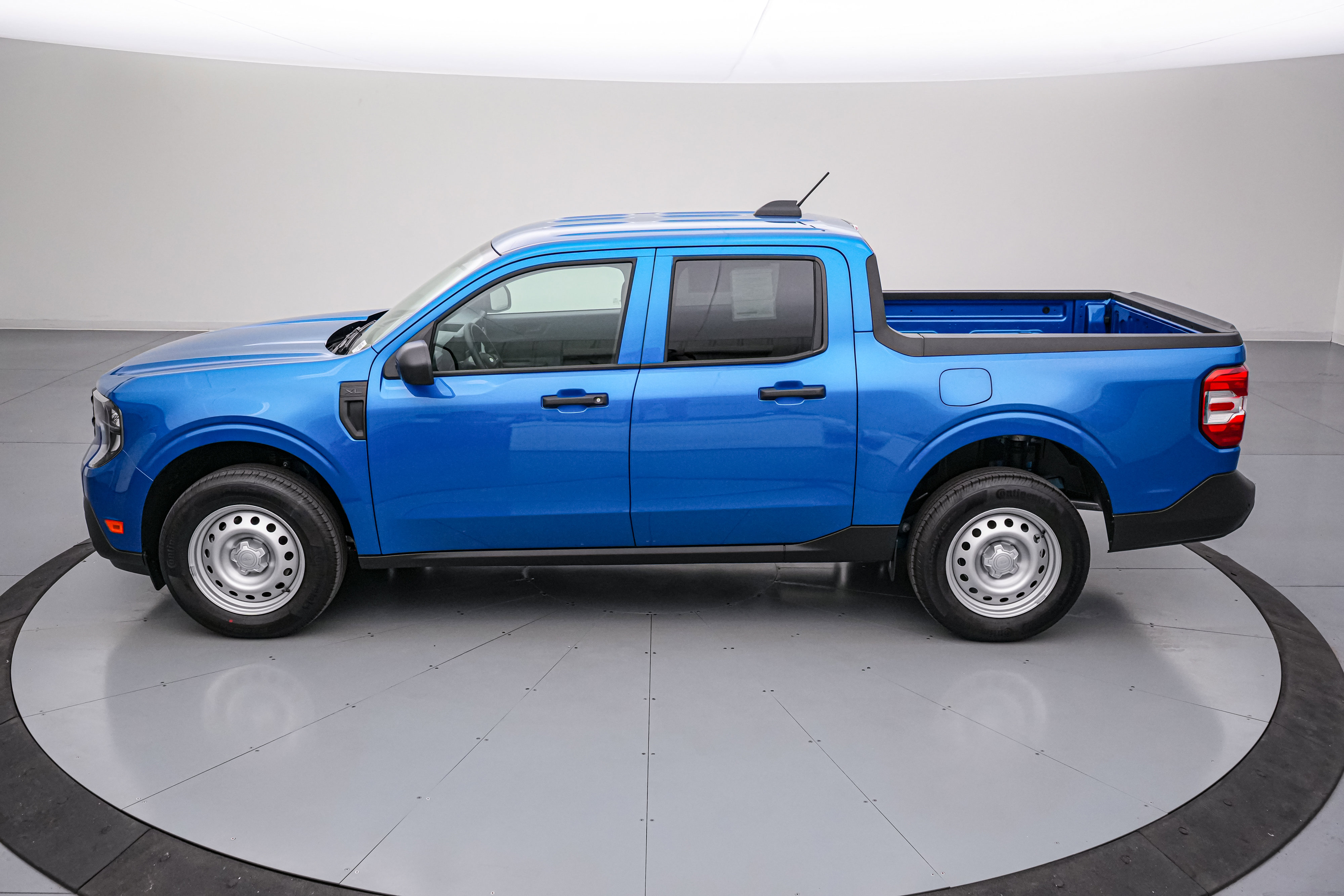 New 2026 Ford Maverick XL FWD image 8