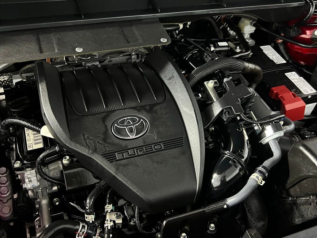 Used 2024 Toyota Highlander Platinum image 32