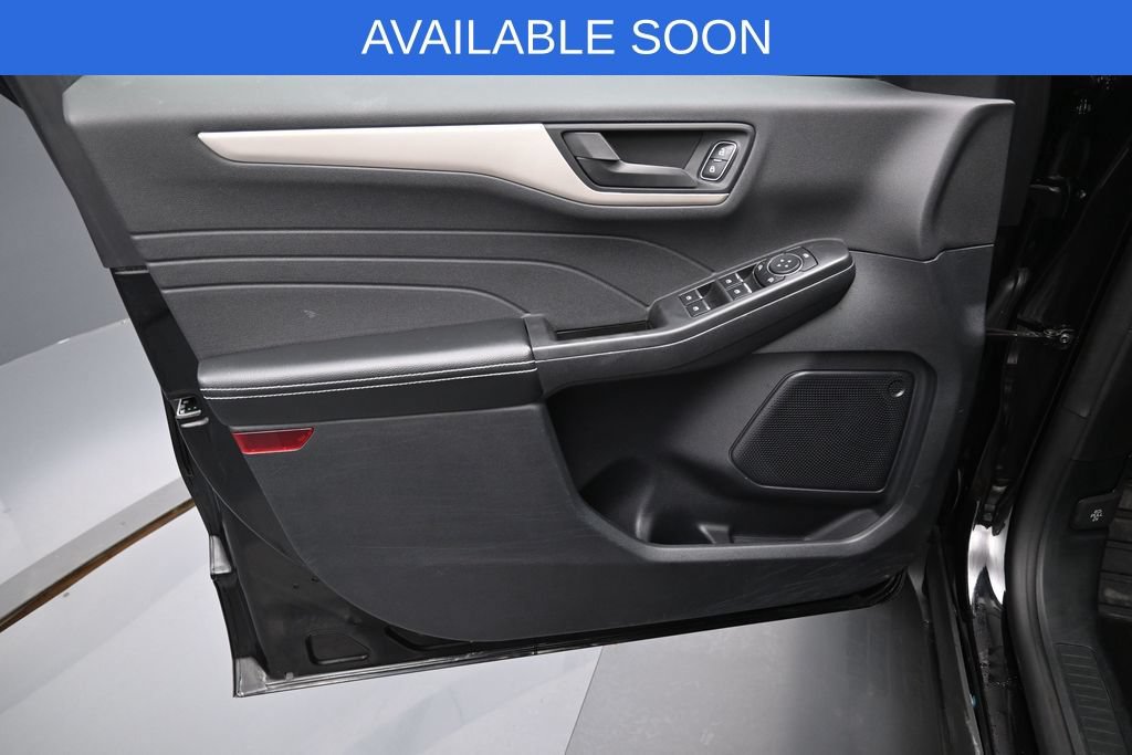Used 2022 Ford Escape SE w/ SE Sport Appearance Package AWD/4WD image 10