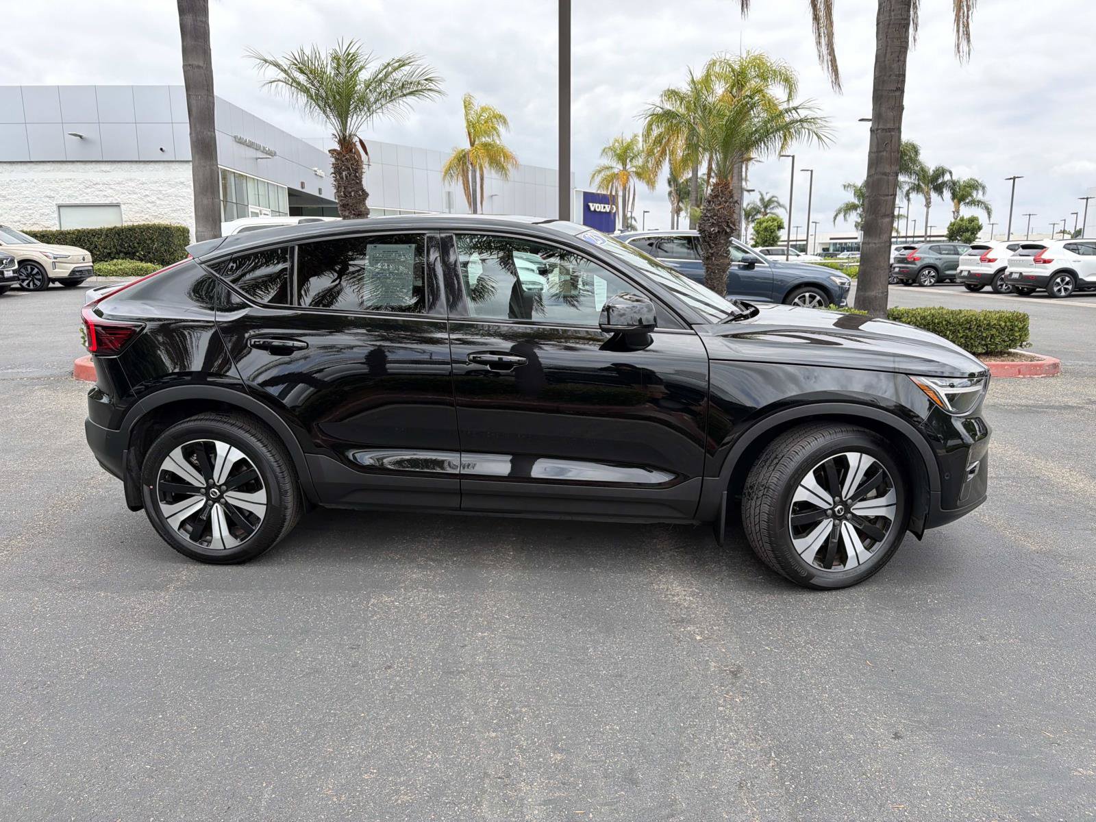 Certified 2023 Volvo C40 P8 Recharge Plus w/ Protection Package Premier AWD/4WD image 4