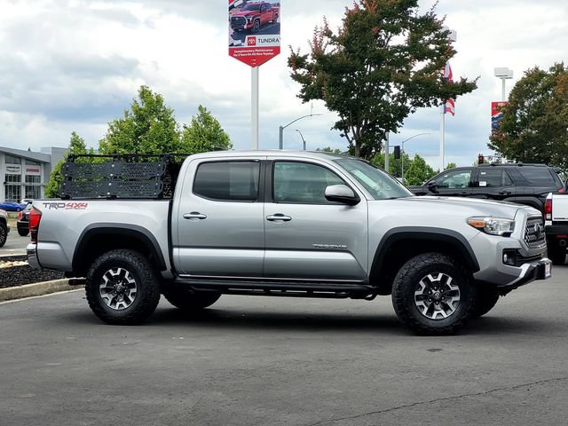 Certified 2019 Toyota Tacoma TRD Off-Road AWD/4WD image 4