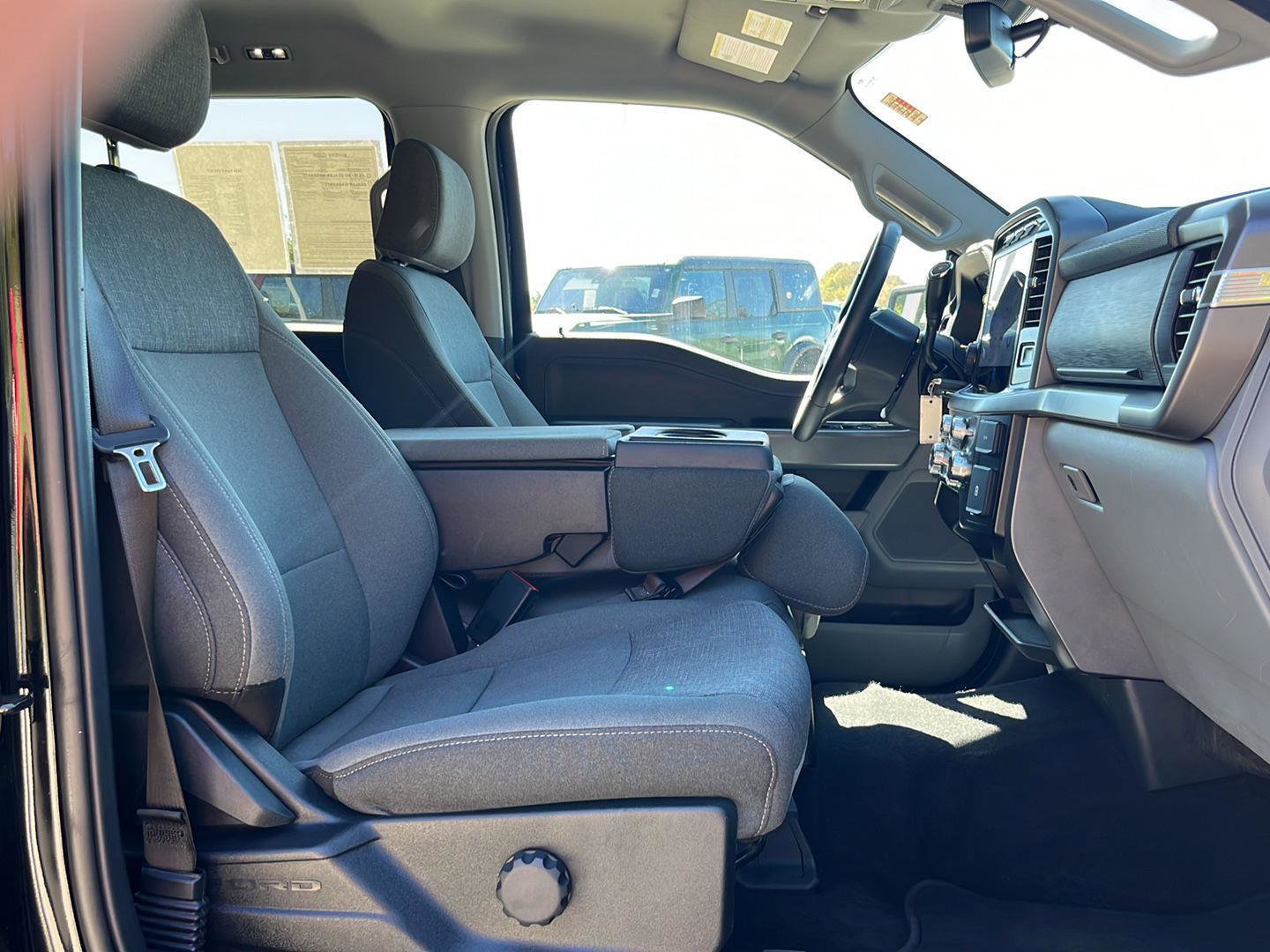 Used 2024 Ford F150 XLT image 27