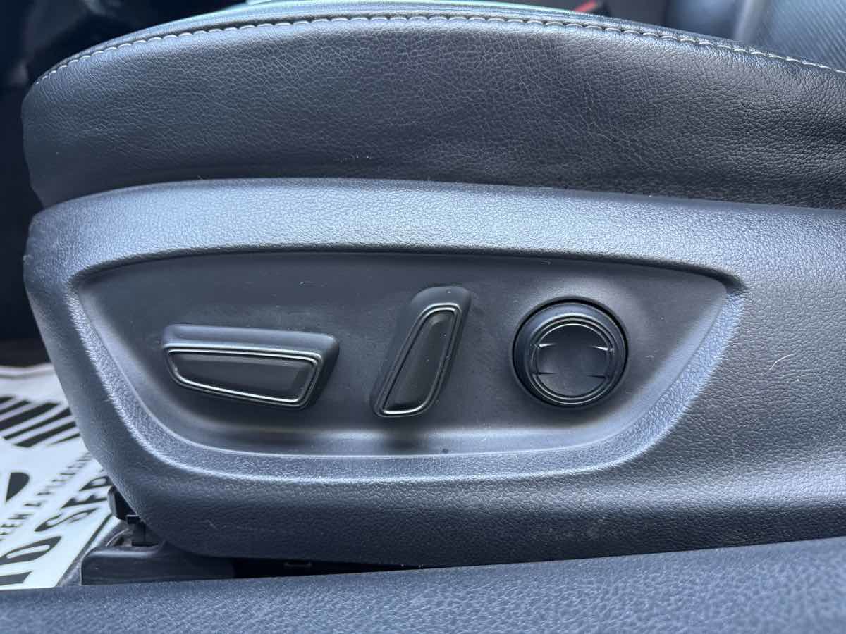 Used 2018 Toyota Camry XSE w/ Driver Assist Package image 28