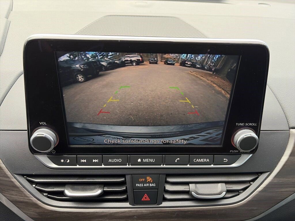 Used 2024 Nissan Altima 2.5 SV image 13