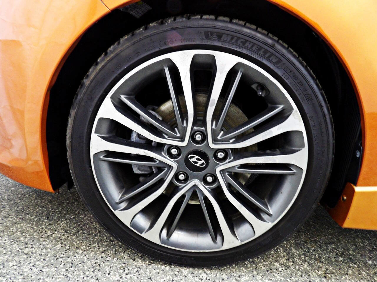 Used 2016 Hyundai Veloster Turbo image 17