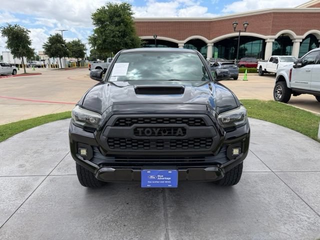 Used 2017 Toyota Tacoma TRD Sport w/ Tow Package AWD/4WD image 2