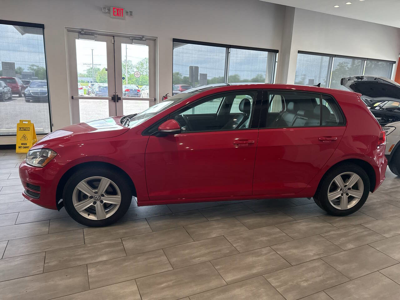 Used 2017 Volkswagen Golf Wolfsburg Edition FWD image 4