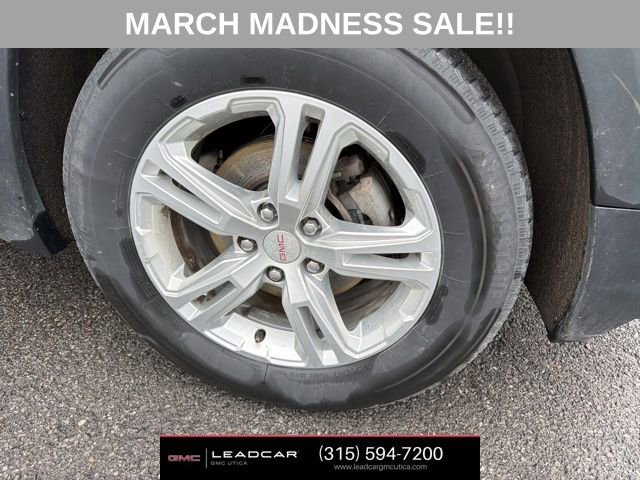 Used 2024 GMC Terrain SLE w/ Driver Convenience Package image 10