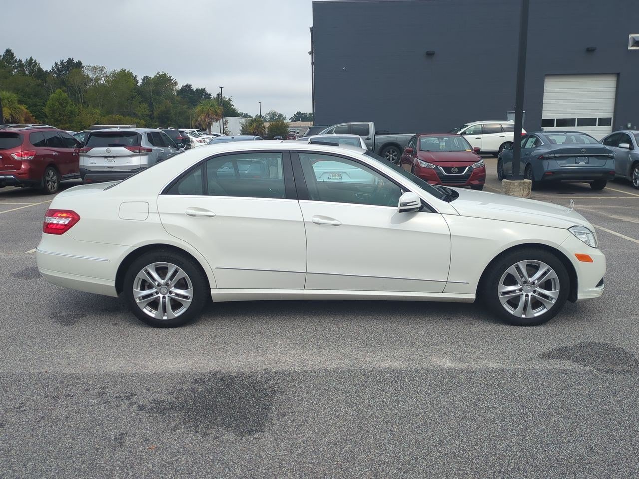 Used 2010 Mercedes-Benz E 350 Sedan image 2