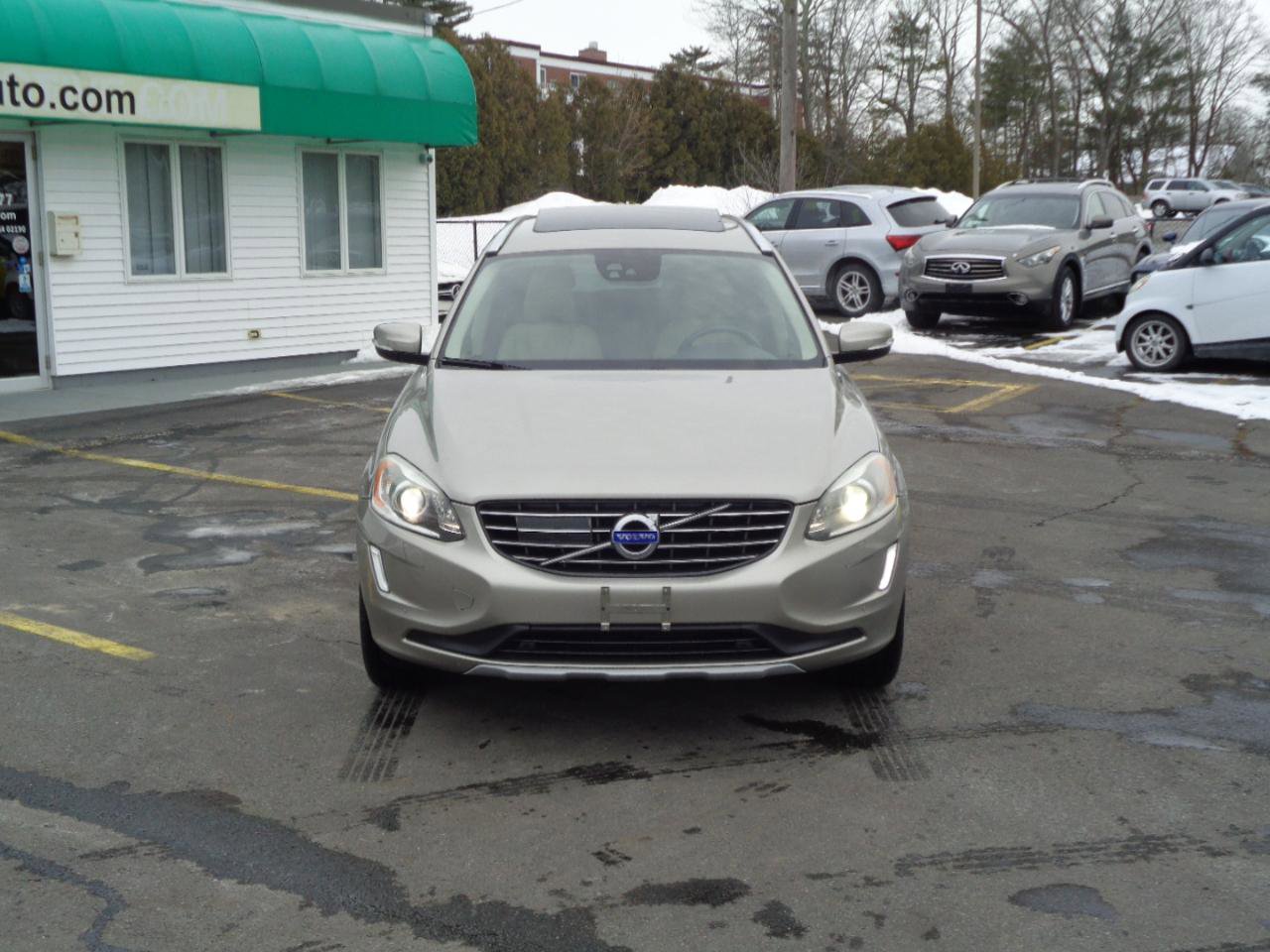 Used 2016 Volvo XC60 T5 Platinum w/ Protection Package FWD image 11