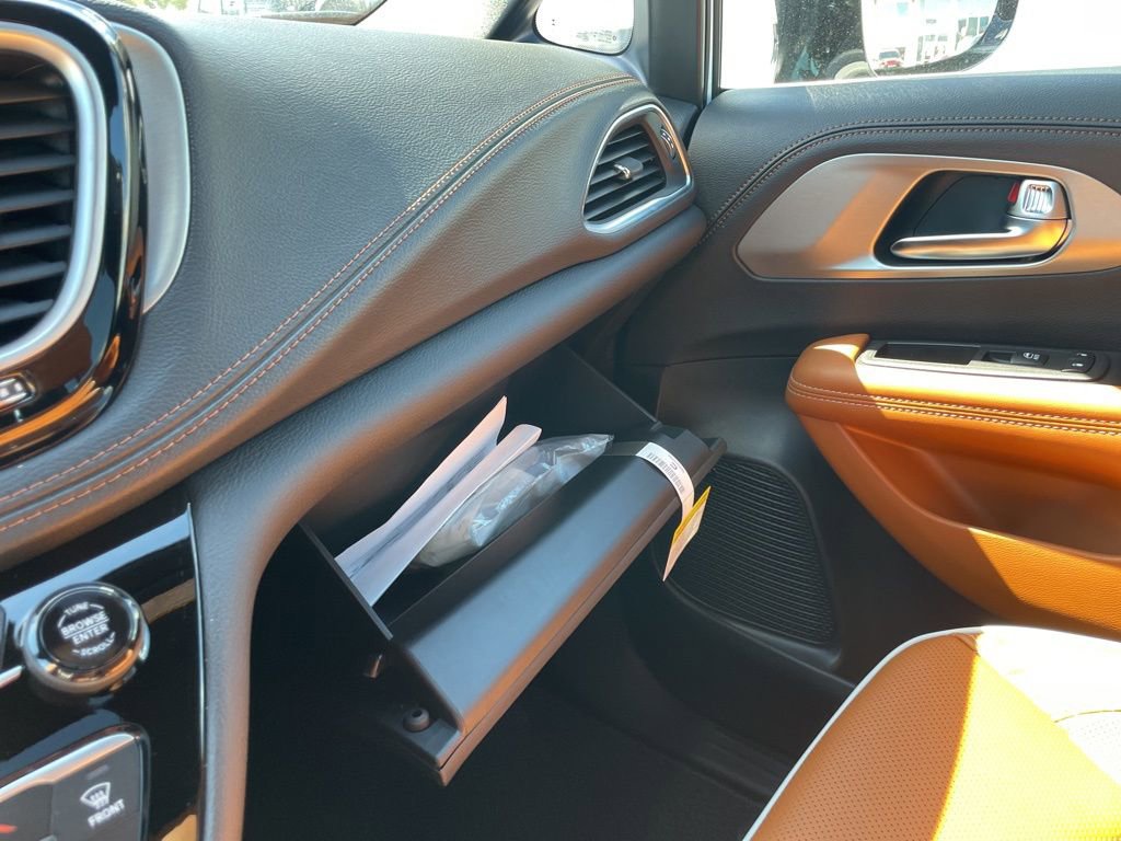 New 2026 Chrysler Pacifica Pinnacle image 52