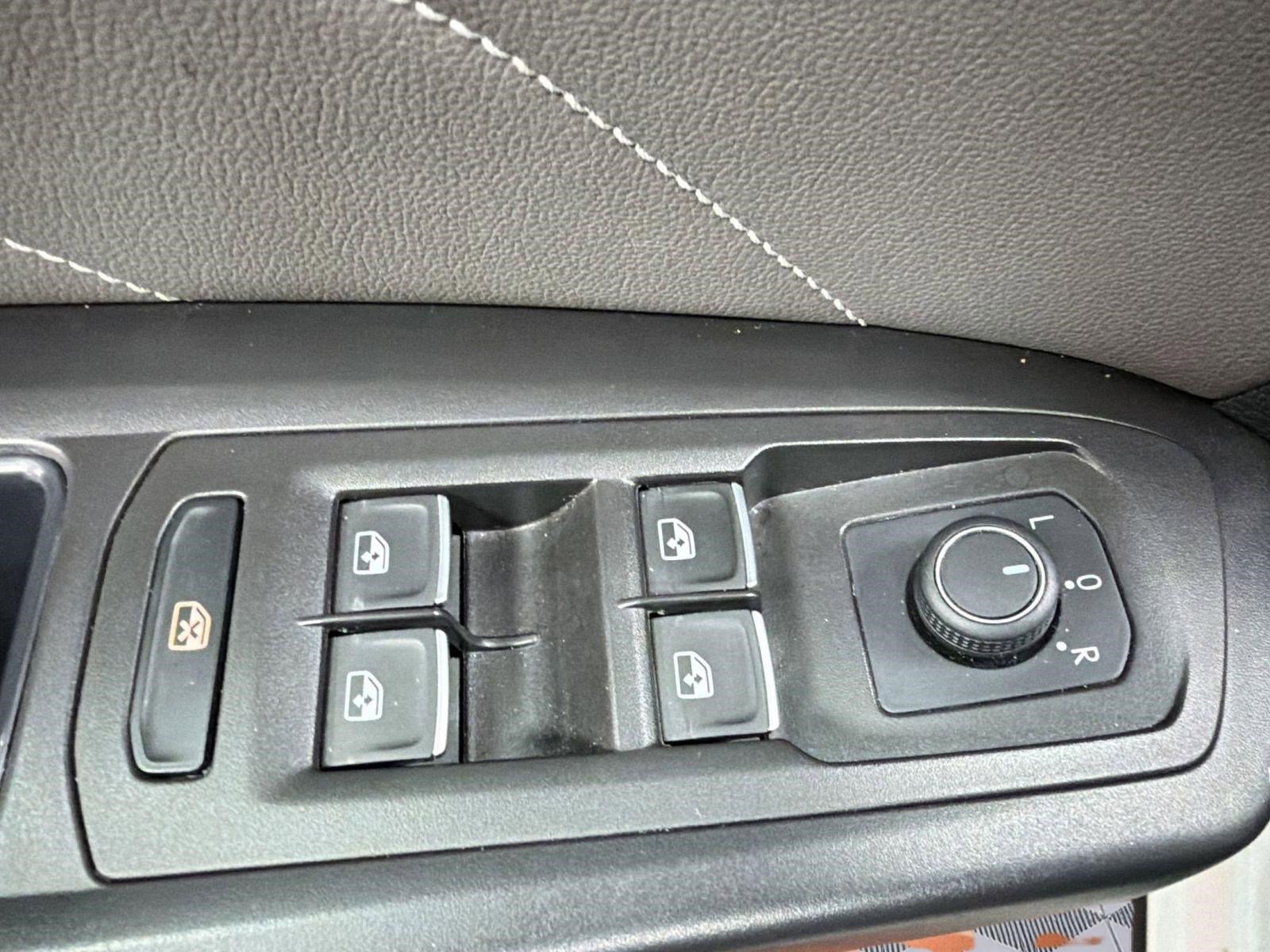 Used 2023 Volkswagen Atlas Cross Sport SE w/ Black Wheel Package image 10