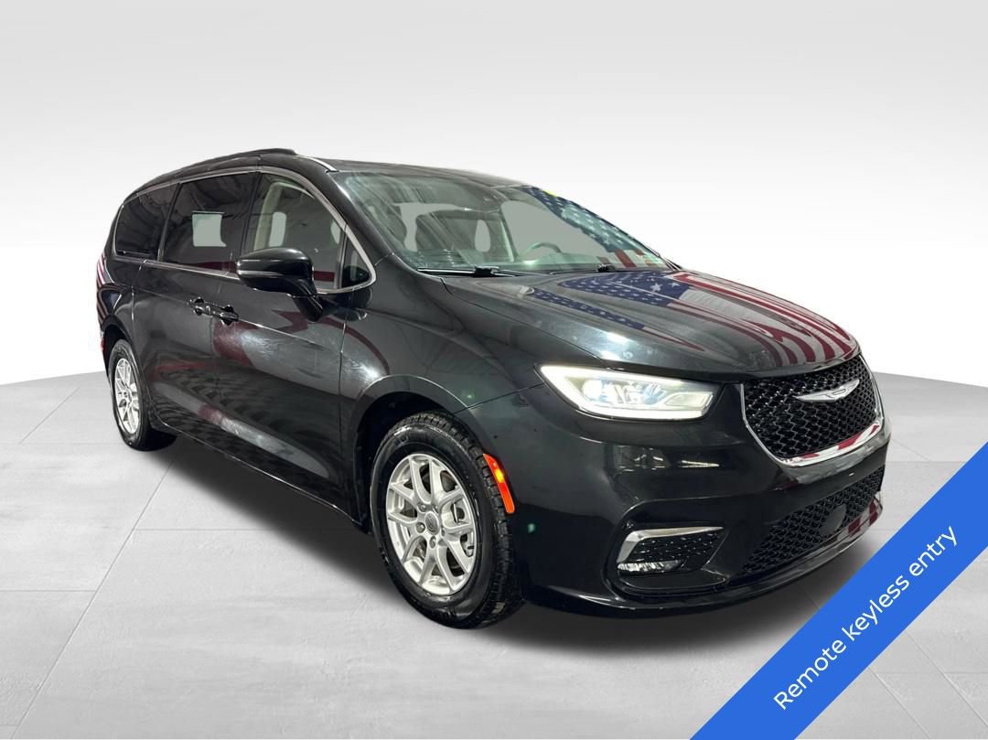 Used 2022 Chrysler Pacifica Touring-L image 3