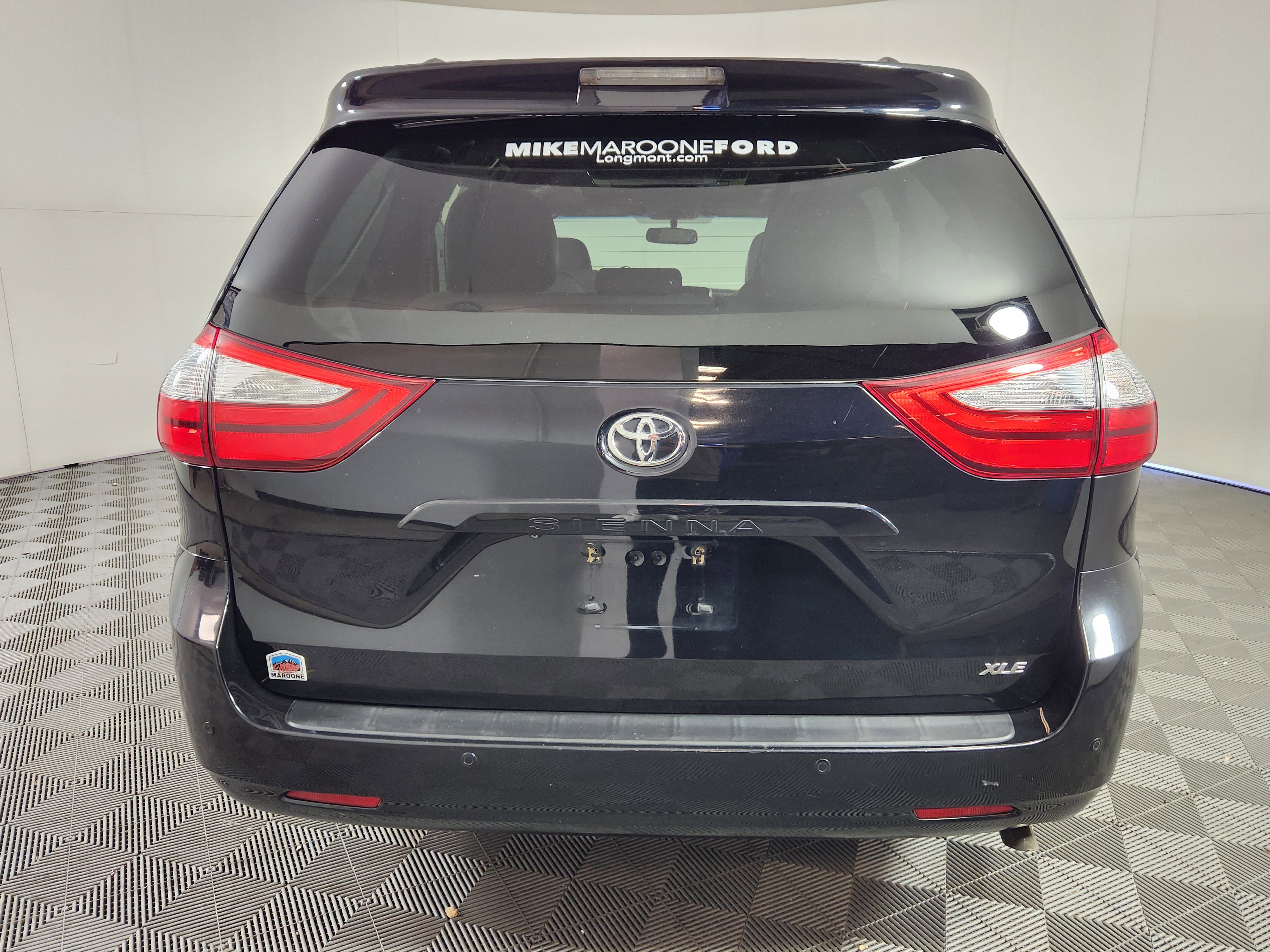 Used 2015 Toyota Sienna XLE Premium FWD image 6