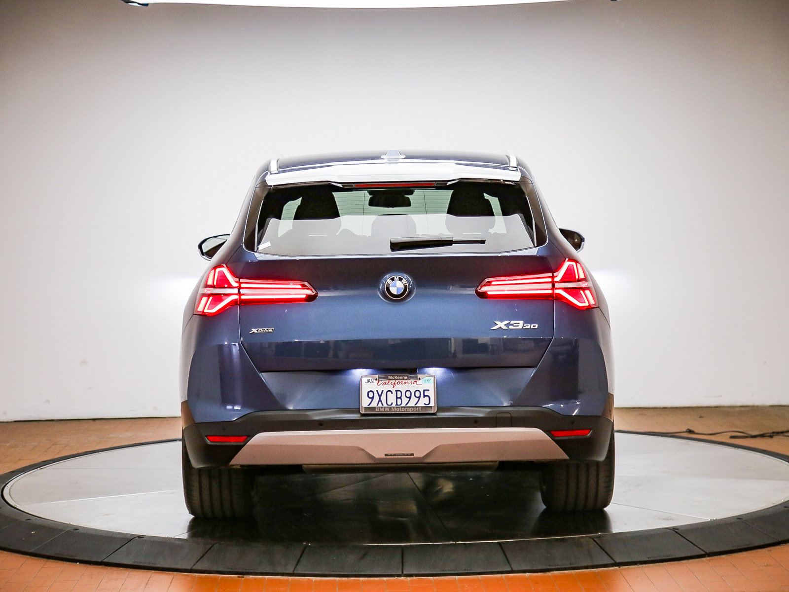 Used 2026 BMW X3 xDrive30i w/ Premium Package AWD/4WD image 3