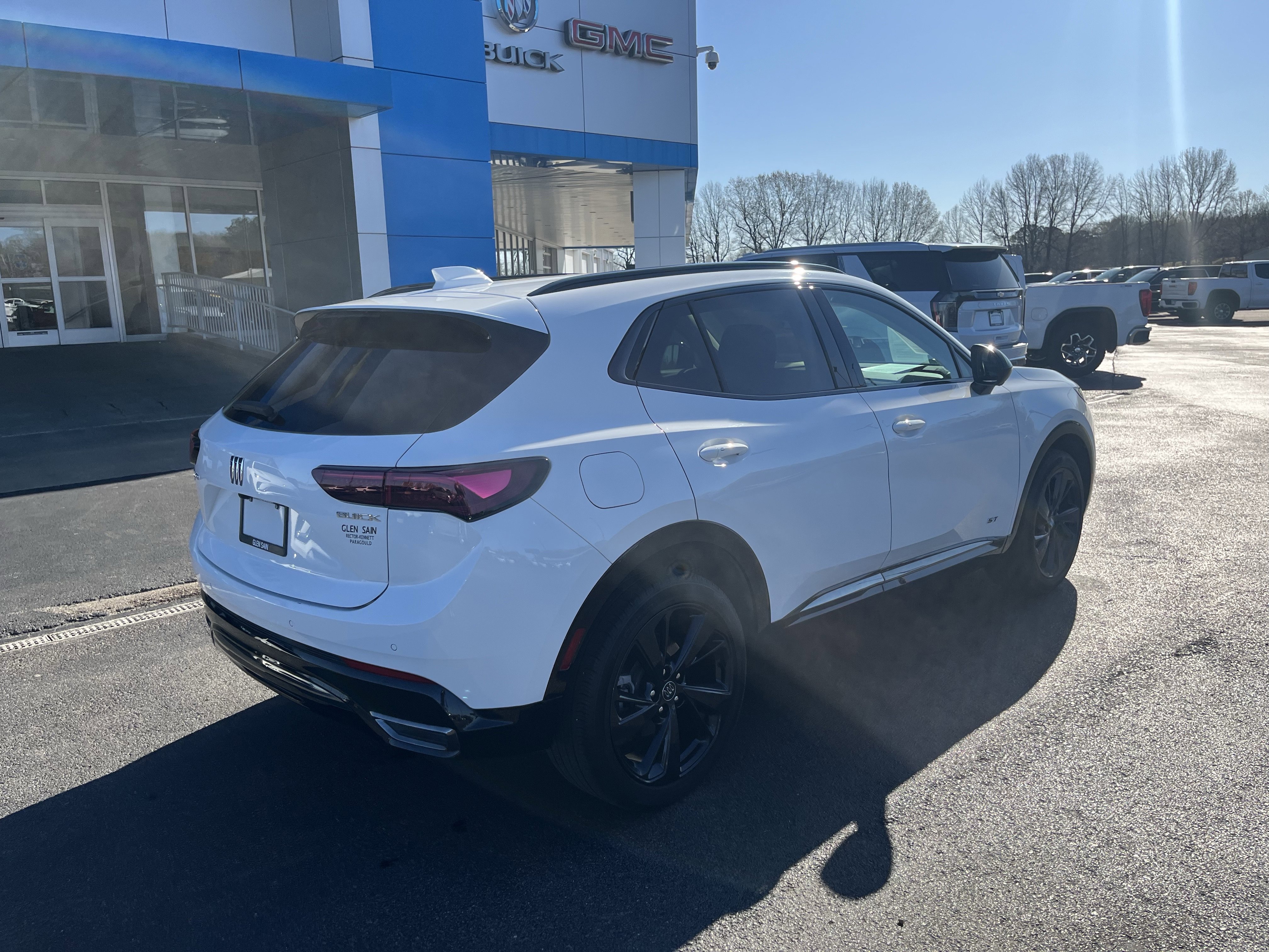 Used 2025 Buick Envision Sport Touring image 4