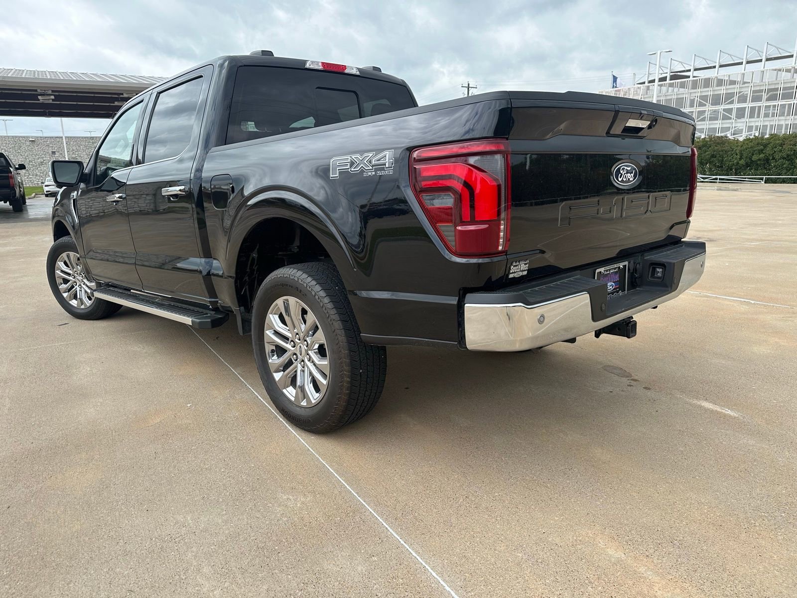 Used 2024 Ford F150 Lariat w/ FX4 Off-Road Package AWD/4WD image 7