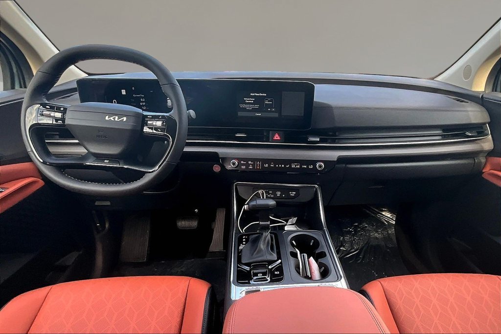 New 2027 Kia Carnival SX FWD image 5