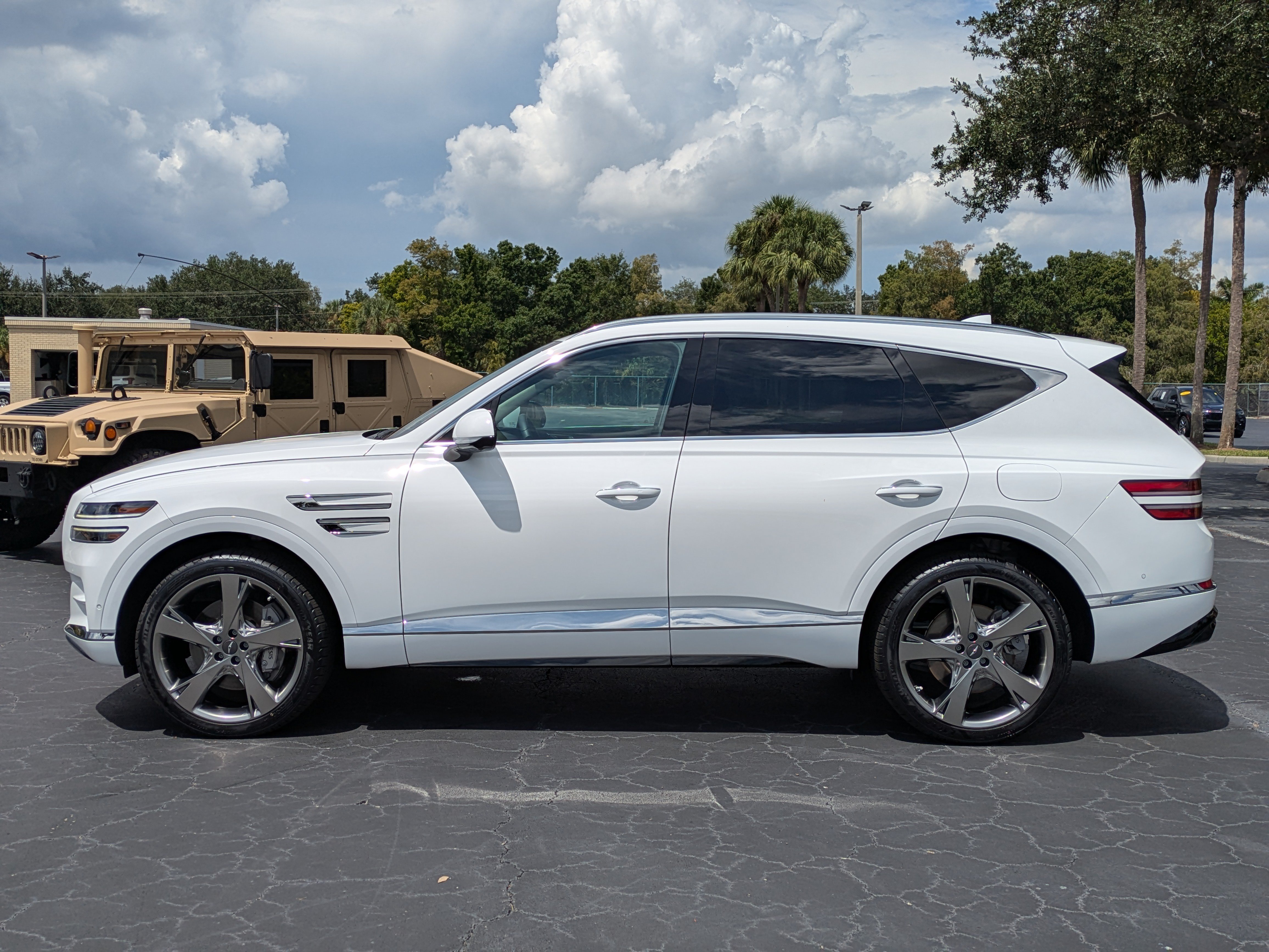 Used 2023 Genesis GV80 2.5T w/ Prestige Package AWD/4WD image 3