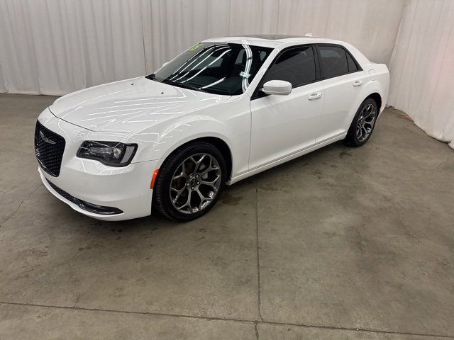 Used 2015 Chrysler 300 S image 4