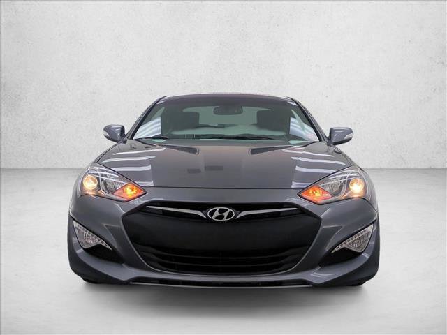 Used 2016 Hyundai Genesis 3.8 RWD image 2