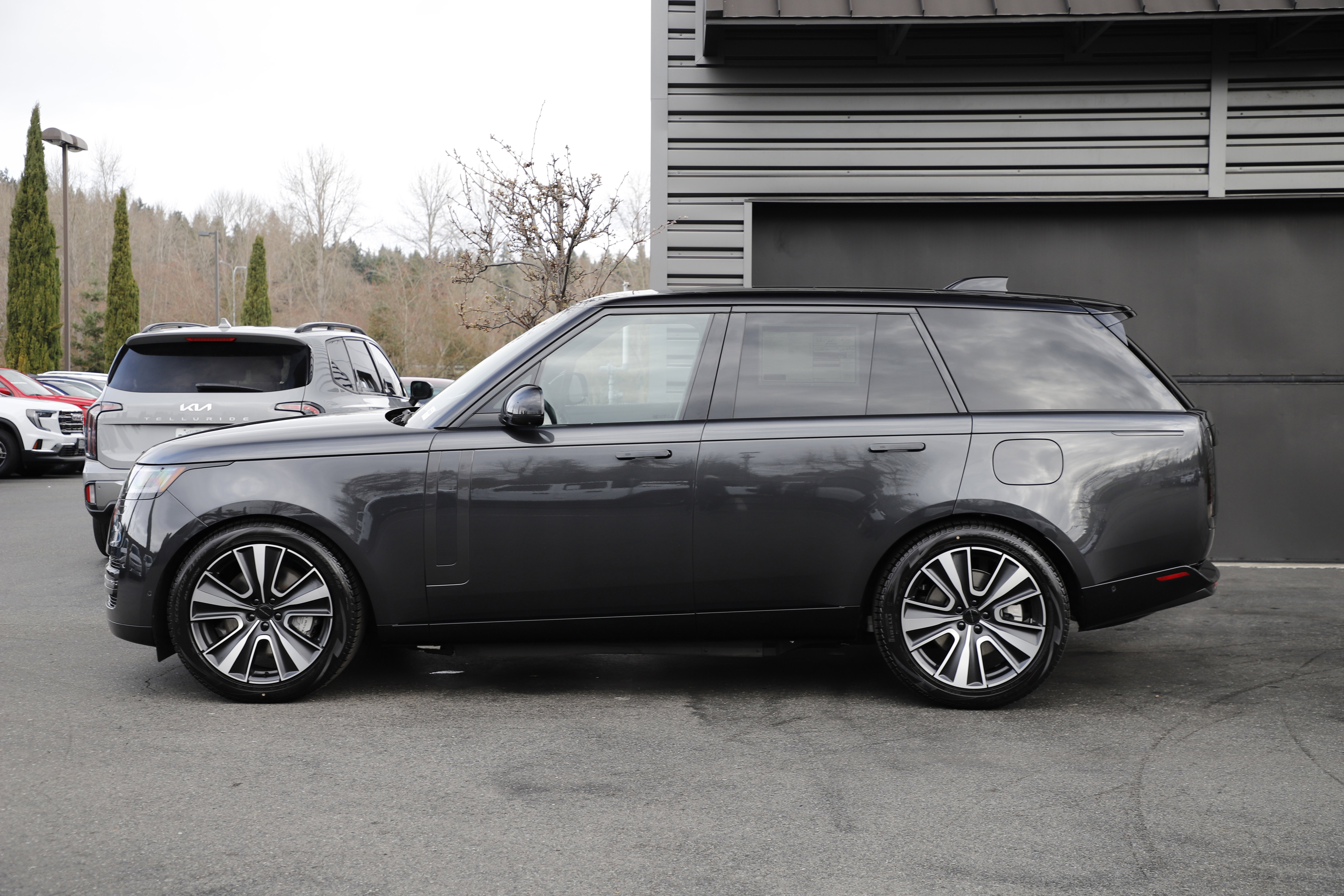 New 2026 Land Rover Range Rover SE image 7