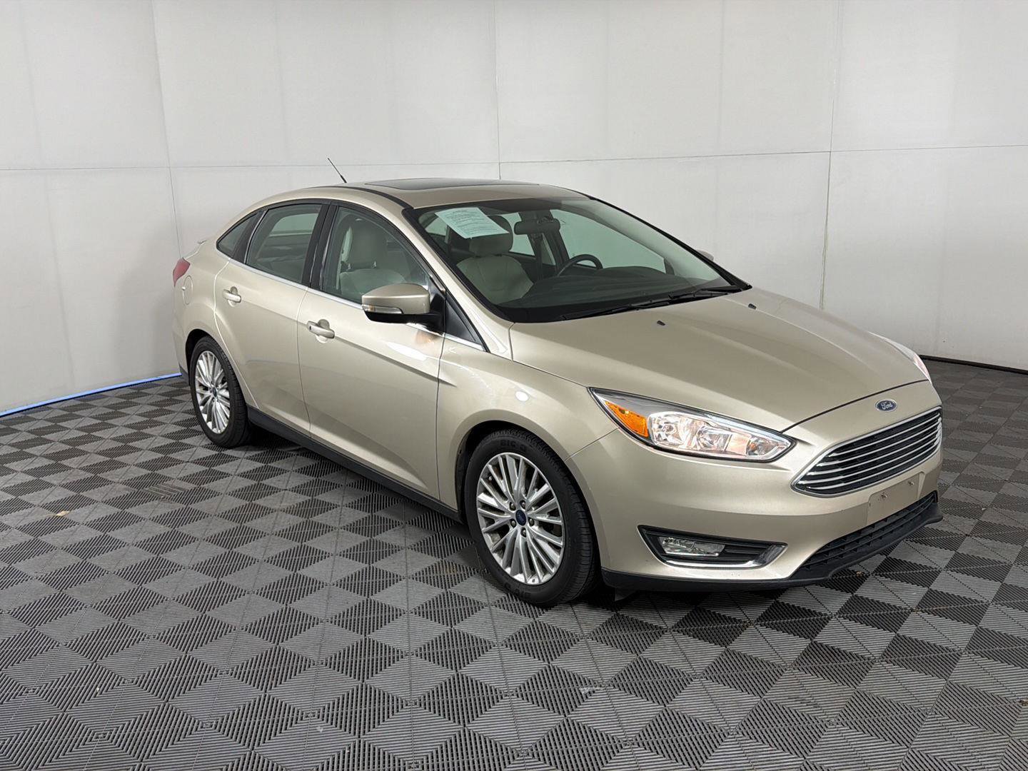 Used 2018 Ford Focus Titanium FWD image 5