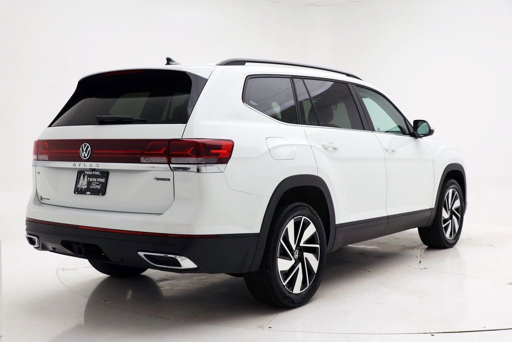 Used 2025 Volkswagen Atlas SE AWD/4WD image 8