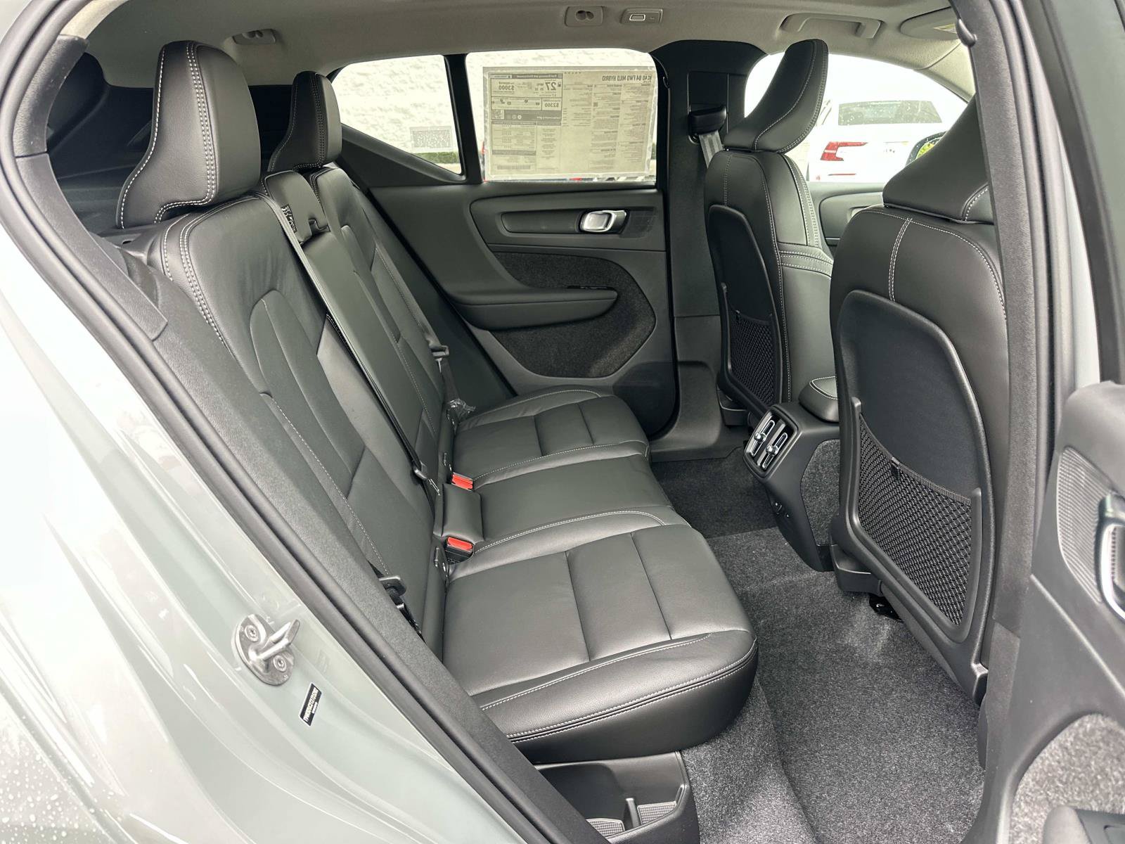 New 2026 Volvo XC40 B4 Plus w/ Climate Package FWD image 19