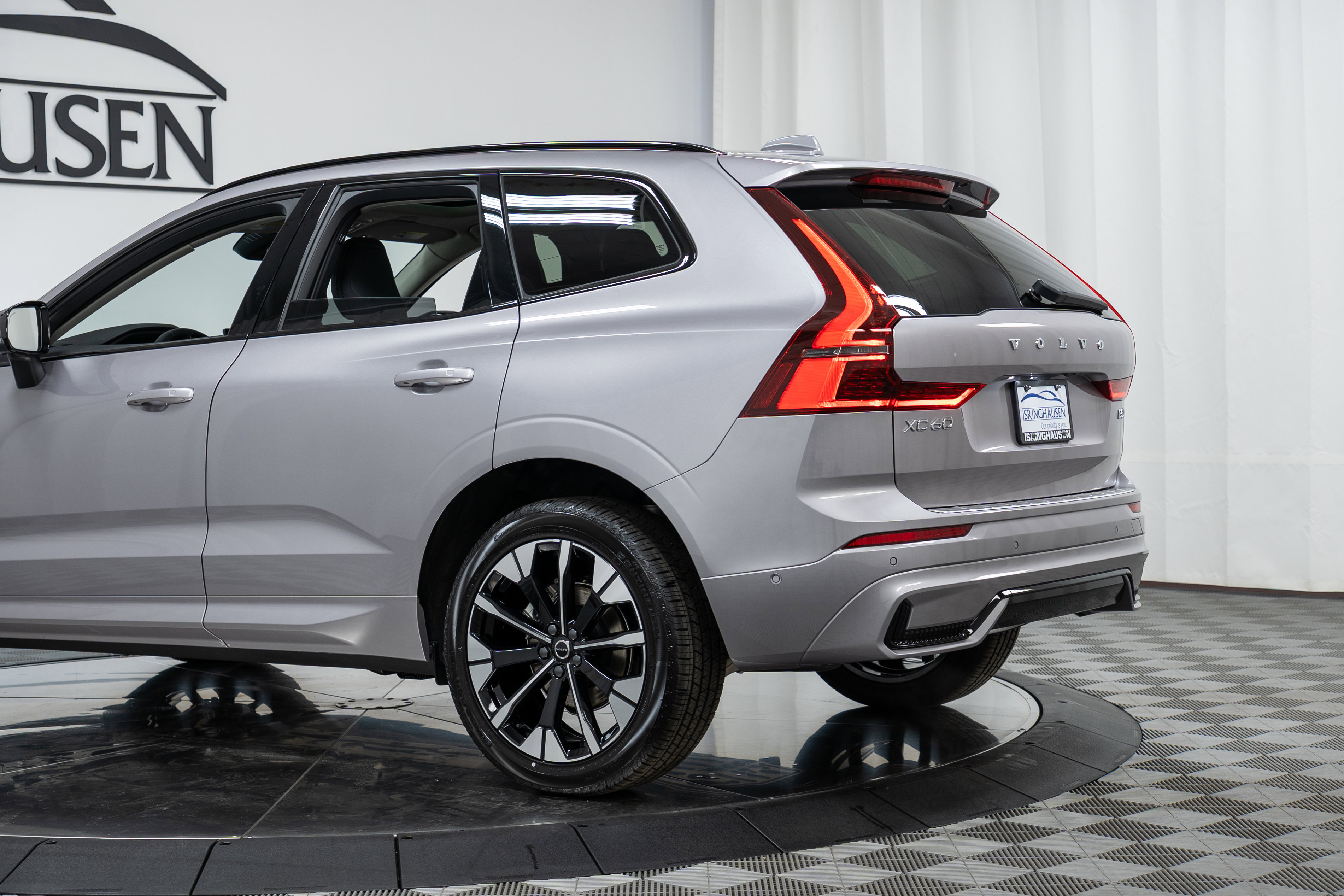 New 2026 Volvo XC60 B5 Plus w/ Climate Package image 29