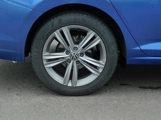 Used 2024 Volkswagen Jetta SE image 11