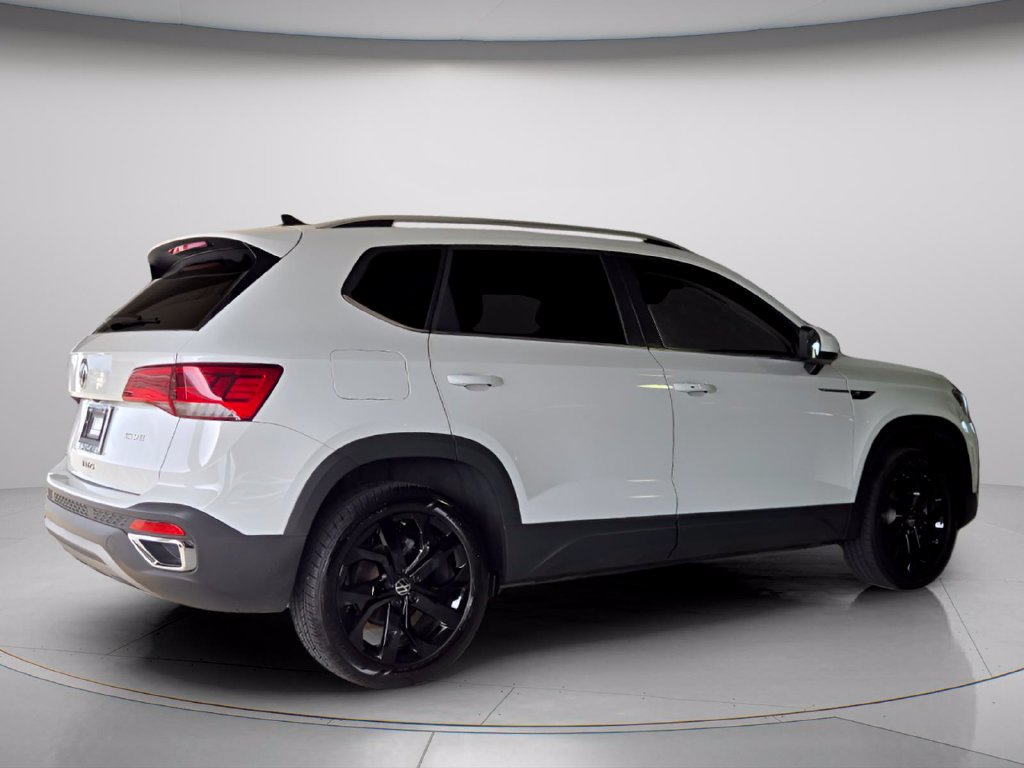 Certified 2024 Volkswagen Taos SE w/ Panoramic Sunroof Package FWD image 6
