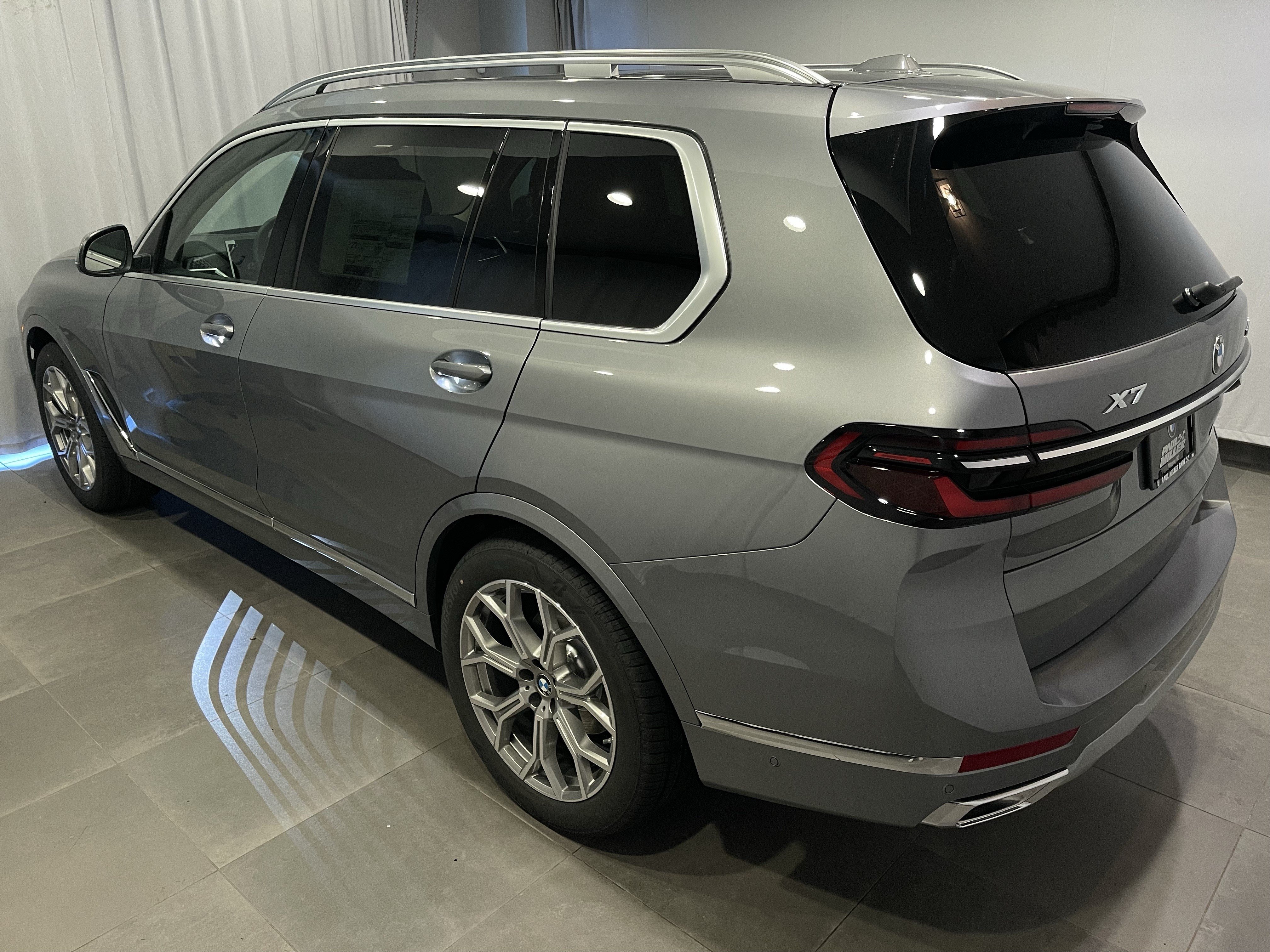 New 2027 BMW X7 xDrive40i w/ Premium Package AWD/4WD image 4