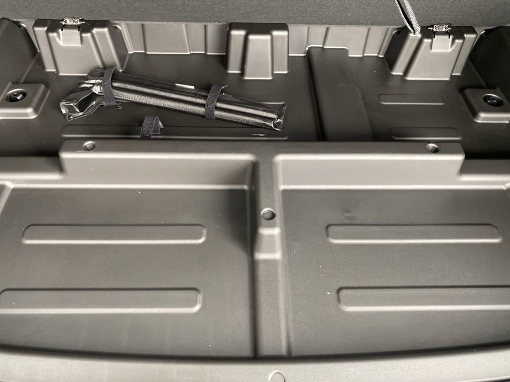 New 2025 Chevrolet Suburban Premier image 32