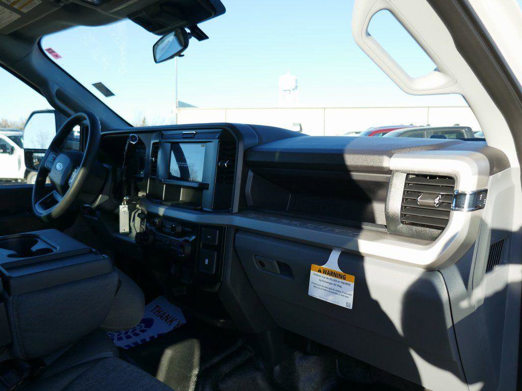 New 2026 Ford F250 XL w/ XL Off-Road Package image 16