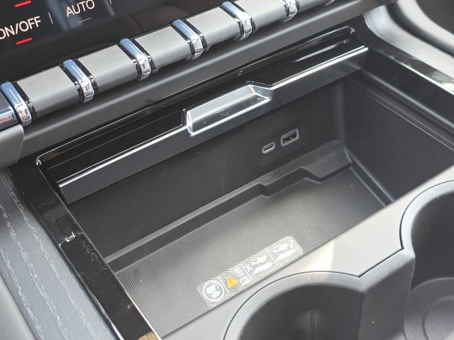 New 2026 GMC Yukon XL AT4 Ultimate w/ LPO, Floor Liner Package AWD/4WD image 35