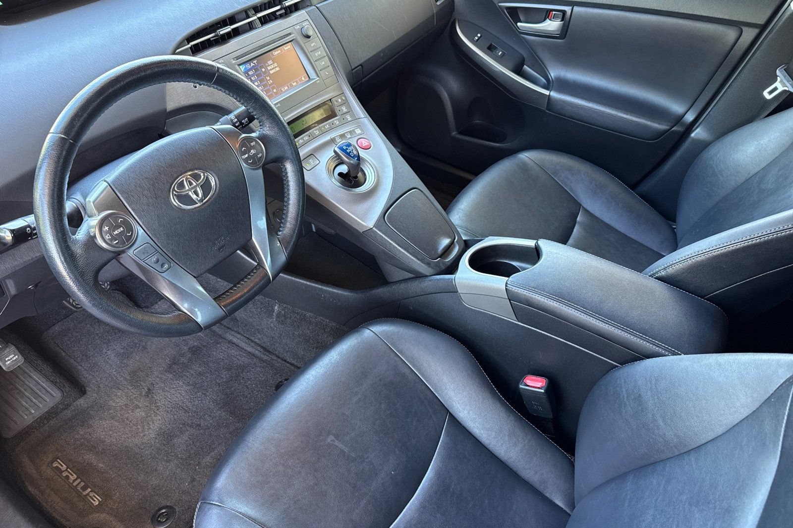Used 2015 Toyota Prius Persona Series FWD image 5