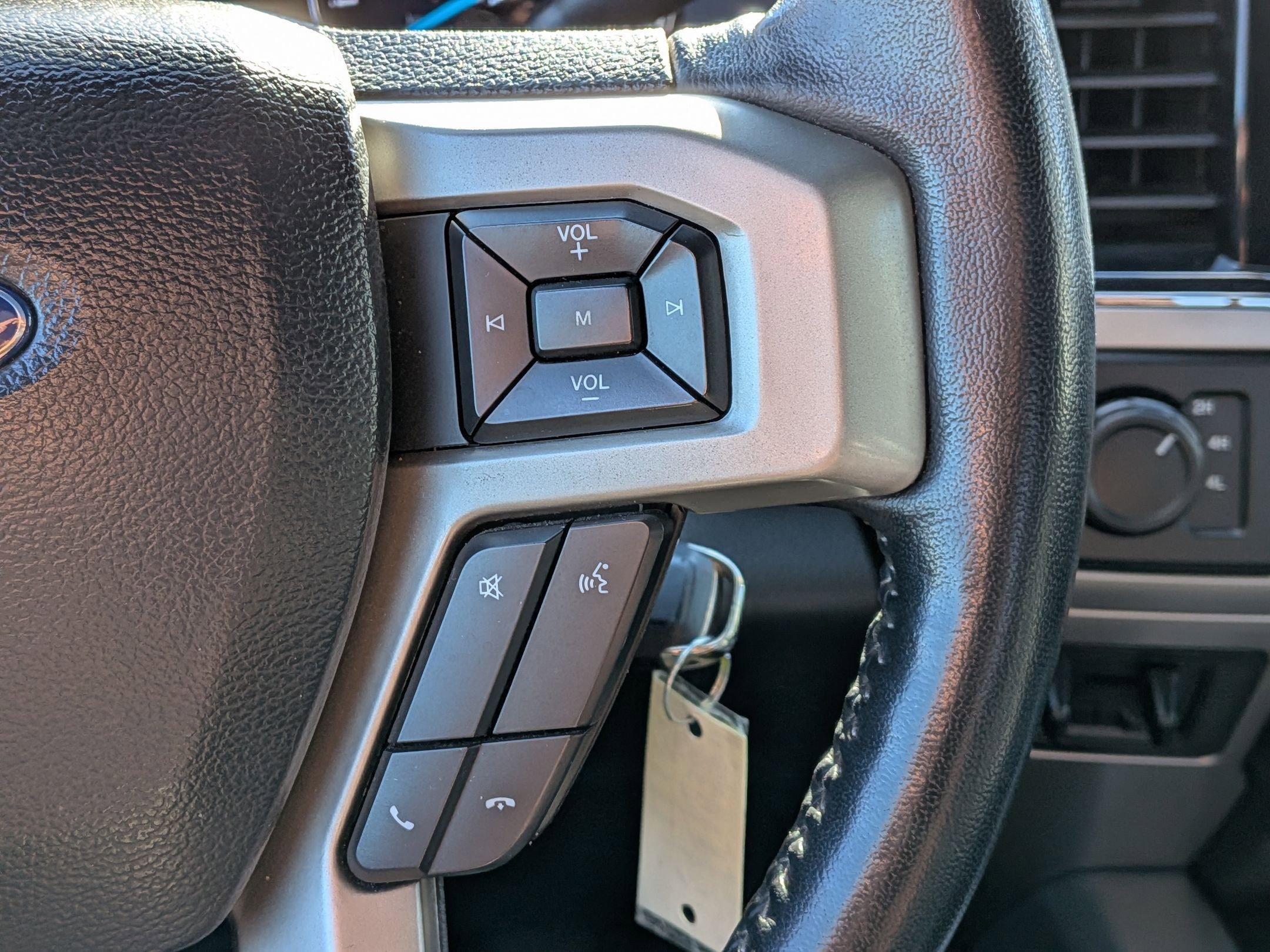 Used 2022 Ford F350 Lariat w/ Chrome Package image 17