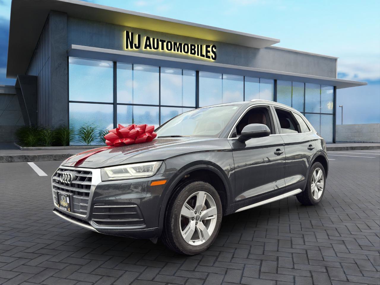 Used 2018 Audi Q5 2.0T Premium Plus w/ Premium Plus Package image 3