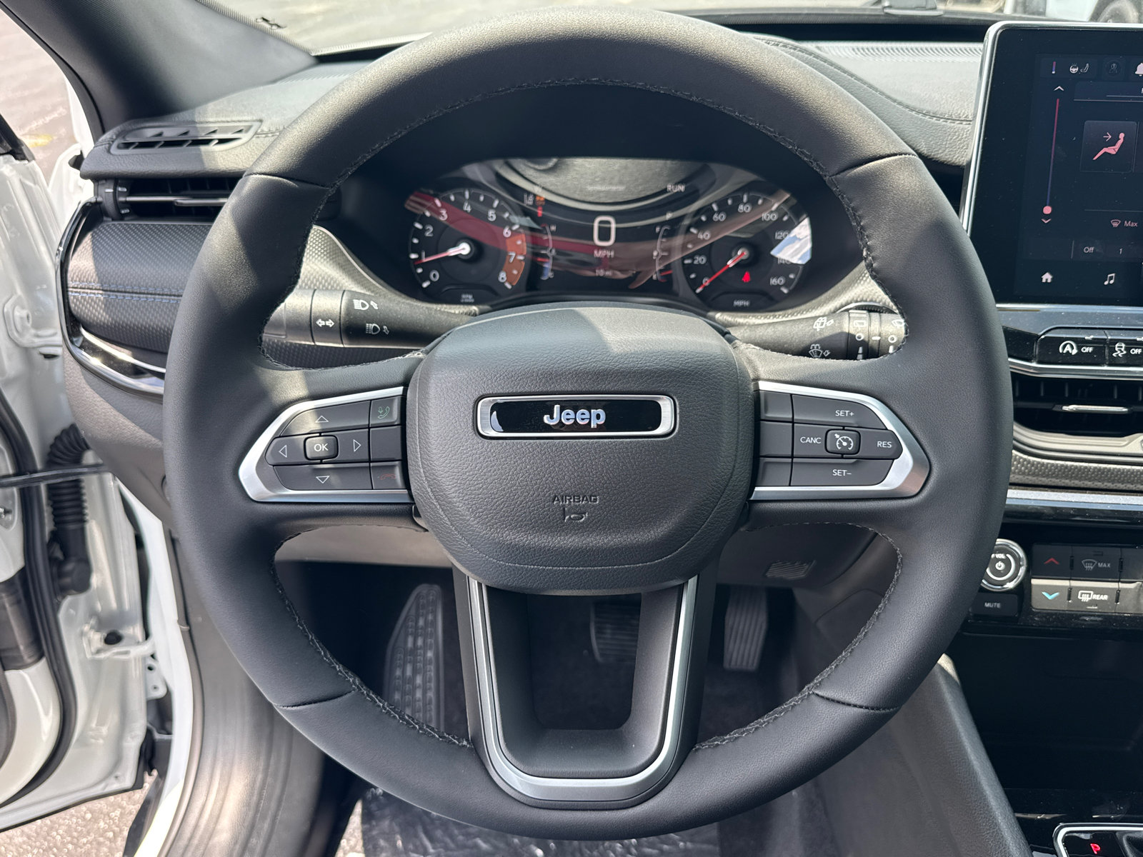 New 2026 Jeep Compass Latitude AWD/4WD image 14