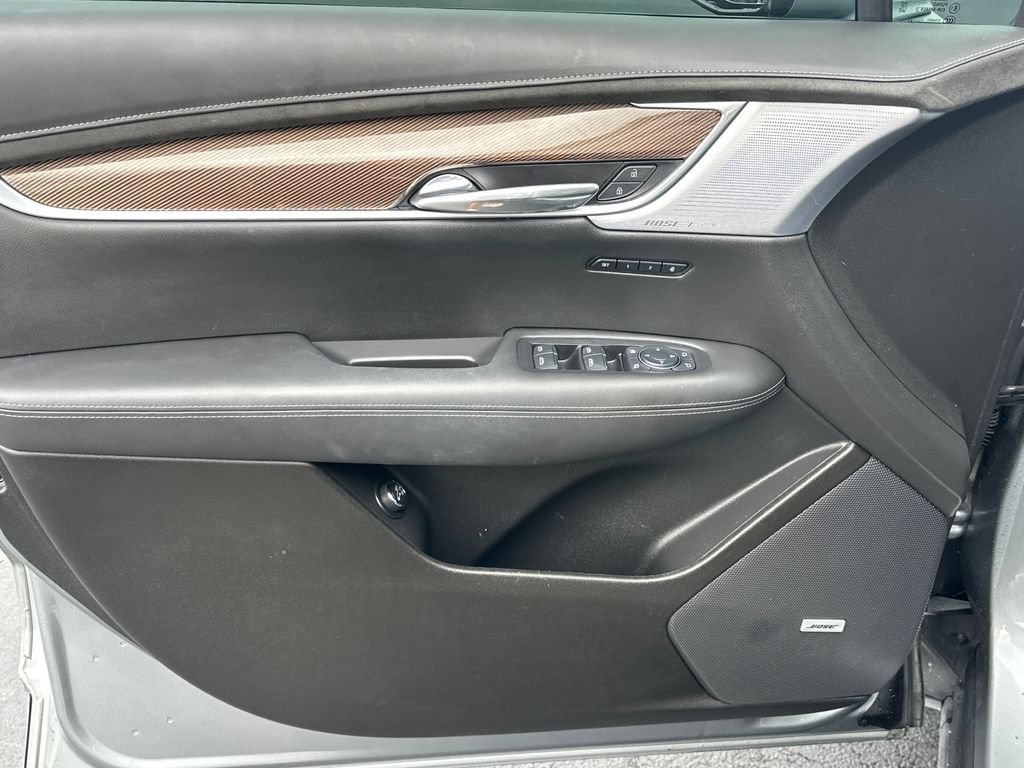 Used 2024 Cadillac XT6 Premium Luxury w/ Platinum Package AWD/4WD image 11