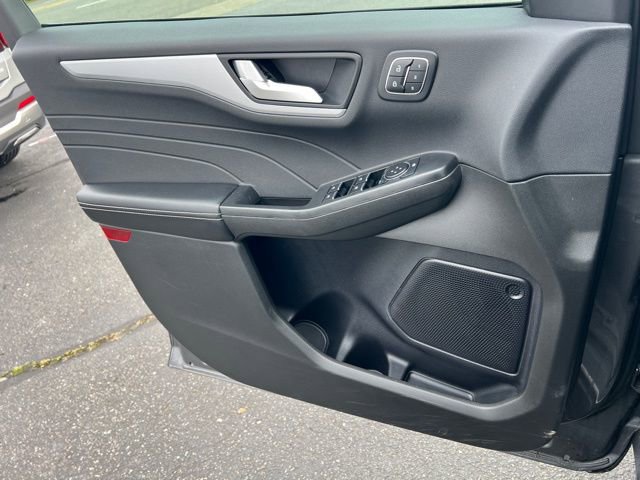 Used 2024 Ford Escape Platinum image 18