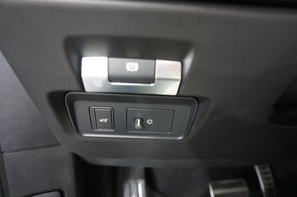 Used 2021 Land Rover Range Rover Evoque R-Dynamic HSE AWD/4WD image 5