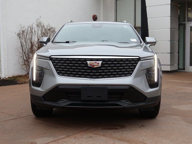 Certified 2025 Cadillac XT4 Premium Luxury FWD image 3