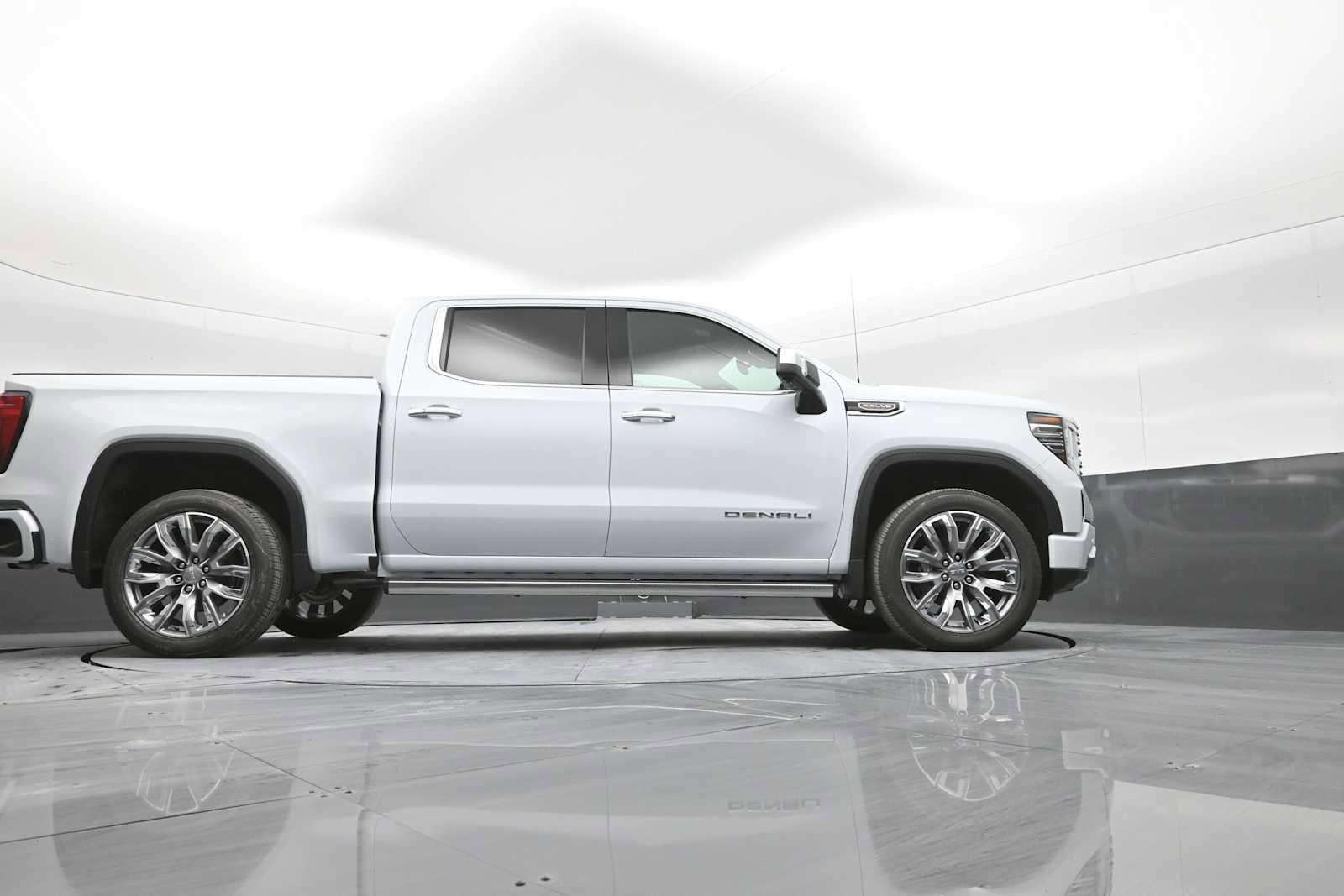 New 2026 GMC Sierra 1500 Denali w/ Denali Reserve Package AWD/4WD image 43