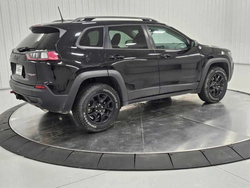 Used 2021 Jeep Cherokee Trailhawk w/ Sun, Sound & Nav Group AWD/4WD image 5