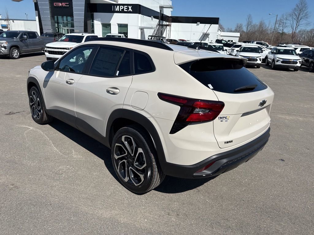 New 2026 Chevrolet Trax RS w/ Sunroof Package image 3