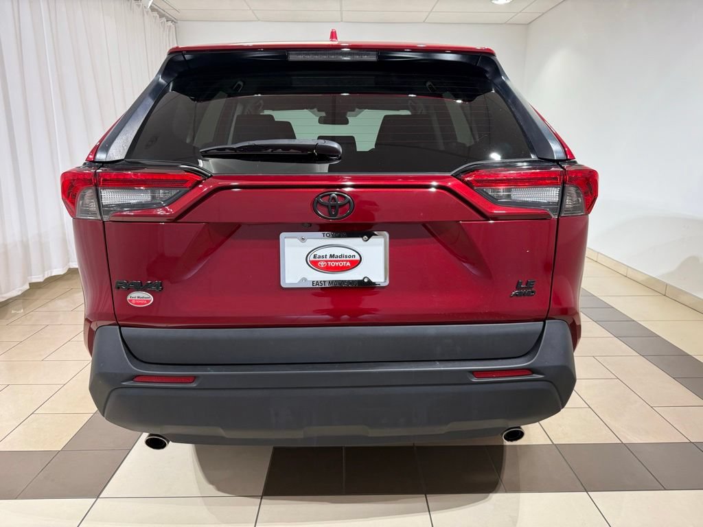 Certified 2023 Toyota RAV4 LE AWD/4WD image 4