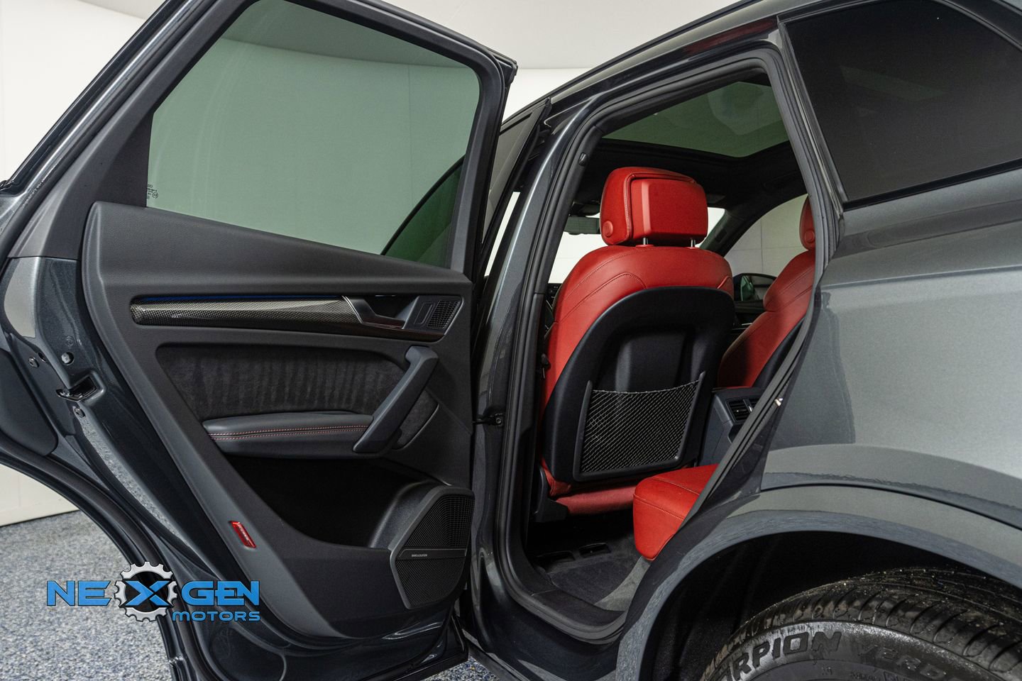 Used 2024 Audi SQ5 Prestige image 23